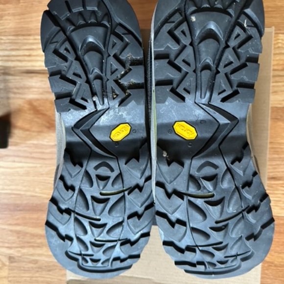 Garmont Sticky Cat approach hiking shoe boot Mens 11 like new condition - Picture 4 of 5